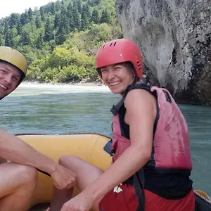 Pensión Keli Guest House& Rafting Adventures Përmet
